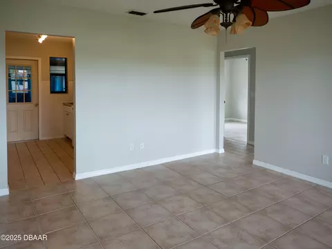 Living - 3 Oriole Cir, Ormond Beach, FL 32176 photo 2 of 4