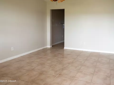 Living - 3 Oriole Cir, Ormond Beach, FL 32176 photo 1 of 4
