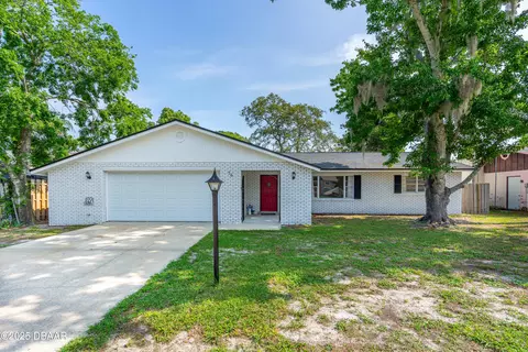 76 Woodview Dr, Port Orange, FL 32129