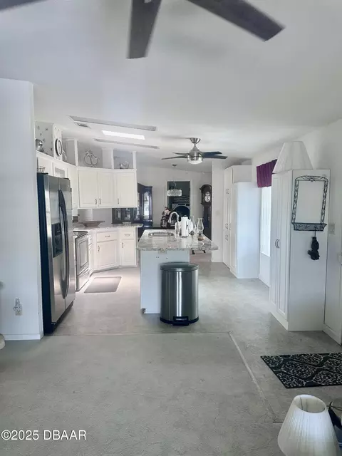 Kitchen - 69 Turquoise Ave, Naples, FL 34114 photo 3 of 3