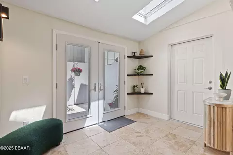 Entry Way - 208 Pine Cone Trl, Ormond Beach, FL 32174 photo 5 of 9