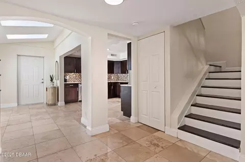 Entry Way - 208 Pine Cone Trl, Ormond Beach, FL 32174 photo 6 of 9