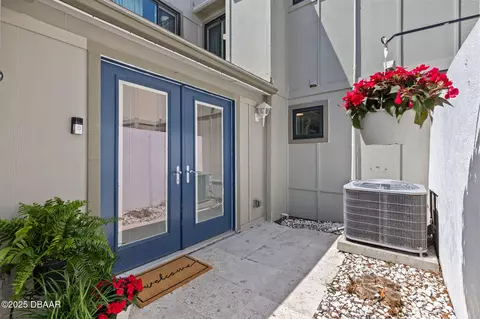 Exterior - 208 Pine Cone Trl, Ormond Beach, FL 32174 photo 1 of 4