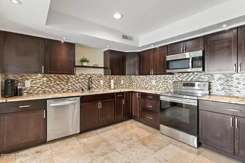 Kitchen - 208 Pine Cone Trl, Ormond Beach, FL 32174 photo 2 of 2