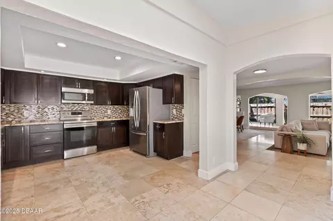 Entry Way - 208 Pine Cone Trl, Ormond Beach, FL 32174 photo 2 of 9