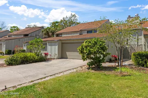 208 Pine Cone Trl, Ormond Beach, FL 32174