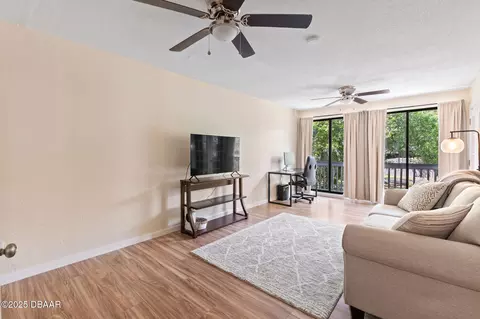 Living - 208 Pine Cone Trl, Ormond Beach, FL 32174 photo 4 of 4