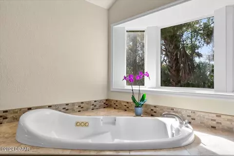 Bath - 304 River Bluff Dr, Ormond Beach, FL 32174 photo 4 of 13