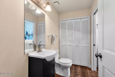 Bath - 304 River Bluff Dr, Ormond Beach, FL 32174 photo 2 of 13
