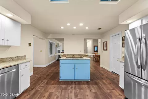 Kitchen - 304 River Bluff Dr, Ormond Beach, FL 32174 photo 1 of 7