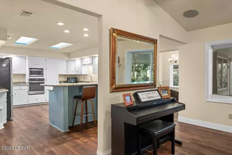 Entry Way - 304 River Bluff Dr, Ormond Beach, FL 32174 photo 3 of 4