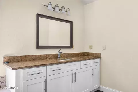 Bath - 304 River Bluff Dr, Ormond Beach, FL 32174 photo 8 of 13
