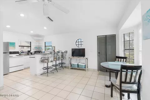 Dining - 131 Barrier Isle Dr, Ormond Beach, FL 32176 photo 1 of 1