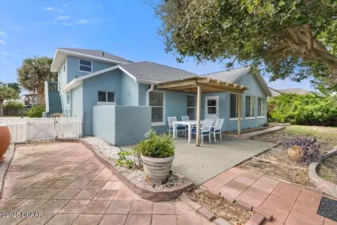 Exterior - 131 Barrier Isle Dr, Ormond Beach, FL 32176 photo 4 of 7