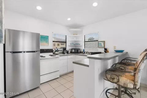 Kitchen - 131 Barrier Isle Dr, Ormond Beach, FL 32176 photo 6 of 6