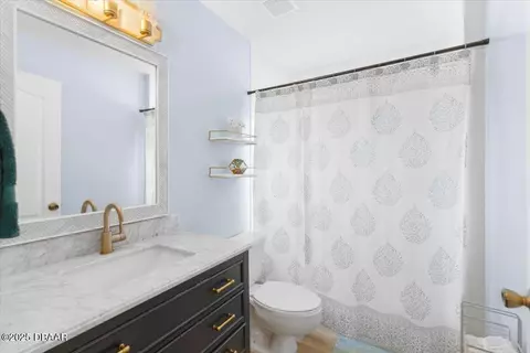 Bath - 131 Barrier Isle Dr, Ormond Beach, FL 32176 photo 3 of 4