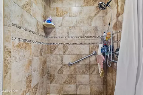 Bath - 170 Dix Ave, Ormond Beach, FL 32174 photo 3 of 4
