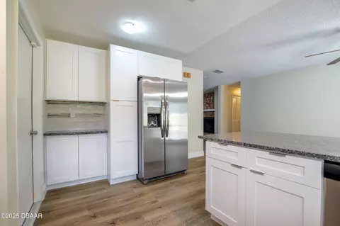 Kitchen - 170 Dix Ave, Ormond Beach, FL 32174 photo 1 of 3