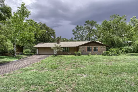 1960 Hillside Dr, Mount Dora, FL 32757