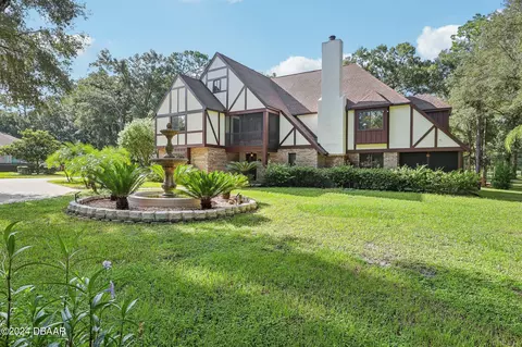 1582 Covered Bridge Dr, Deland, FL 32724