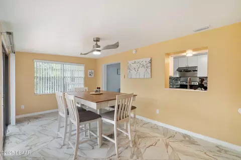 Dining - 999 16th St, Edgewater, FL 32132 photo 4 of 4