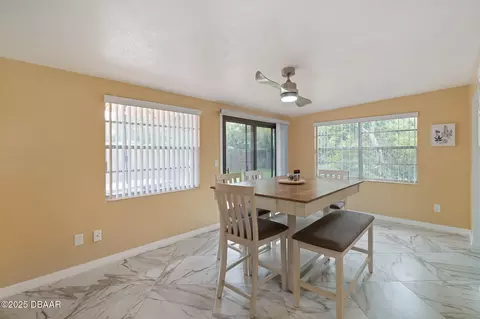 Dining - 999 16th St, Edgewater, FL 32132 photo 3 of 4