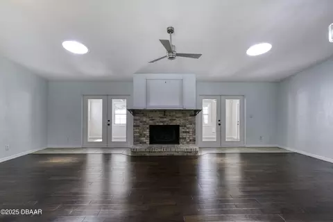 Living - 952 Northbrook Dr, Ormond Beach, FL 32174 photo 2 of 4