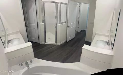 Bath - 3211 Arch Ave, Ormond Beach, FL 32174 photo 1 of 1