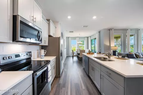 Kitchen - 3199 Arch Ave, Ormond Beach, FL 32174 photo 7 of 8