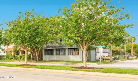 322 N Ridgewood Ave, Daytona Beach, FL 32114