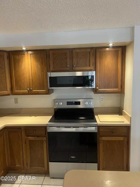 Kitchen - 1 Aledo Ct, Saint Augustine, FL 32086 photo 3 of 4