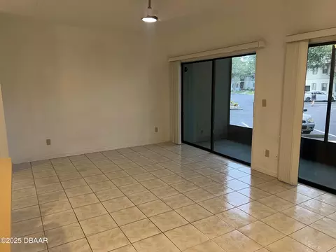 Living - 1 Aledo Ct, Saint Augustine, FL 32086 photo 2 of 3