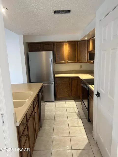 Kitchen - 1 Aledo Ct, Saint Augustine, FL 32086 photo 1 of 4