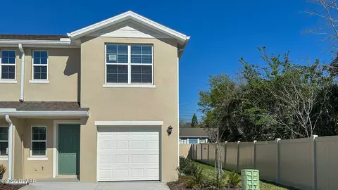 525 Zinfandel Dr, Holly Hill, FL 32117