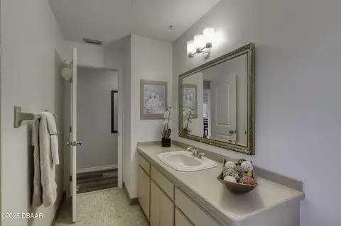 Bath - 1300 Oak Forest Dr, Ormond Beach, FL 32174 photo 5 of 5