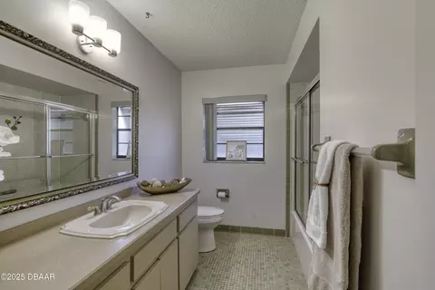 Bath - 1300 Oak Forest Dr, Ormond Beach, FL 32174 photo 4 of 5