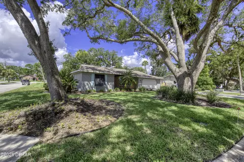 Exterior - 1300 Oak Forest Dr, Ormond Beach, FL 32174 photo 5 of 16