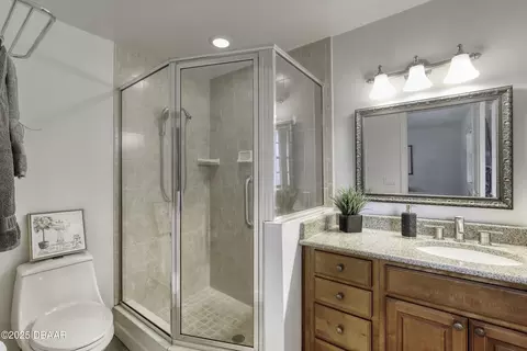 Bath - 1300 Oak Forest Dr, Ormond Beach, FL 32174 photo 3 of 5