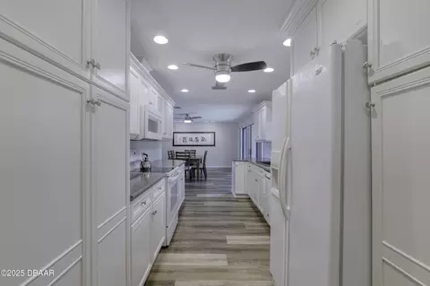 Kitchen - 1300 Oak Forest Dr, Ormond Beach, FL 32174 photo 3 of 5