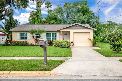 800 Lora St, Daytona Beach, FL 32114