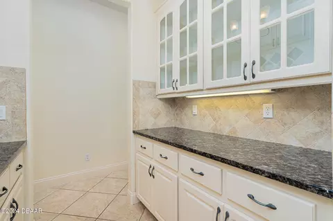 Kitchen - 540 Leeway Trl, Ormond Beach, FL 32174 photo 6 of 8