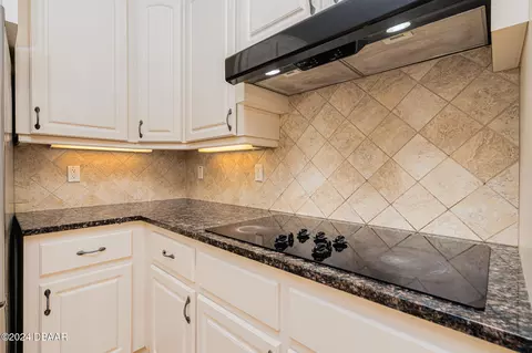 Kitchen - 540 Leeway Trl, Ormond Beach, FL 32174 photo 5 of 8