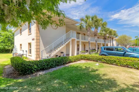 942 15th St #101, Holly Hill, FL 32117