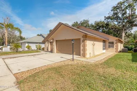833 Brimfield Ct, Port Orange, FL 32127