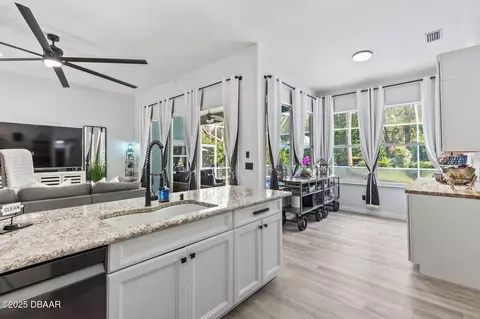 Kitchen - 30 Bay Ct, Ormond Beach, FL 32174 photo 4 of 5