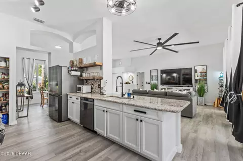 Kitchen - 30 Bay Ct, Ormond Beach, FL 32174 photo 3 of 5