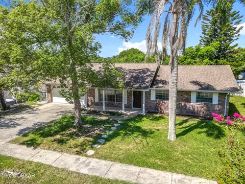 2972 Lantern Dr, South Daytona, FL 32119