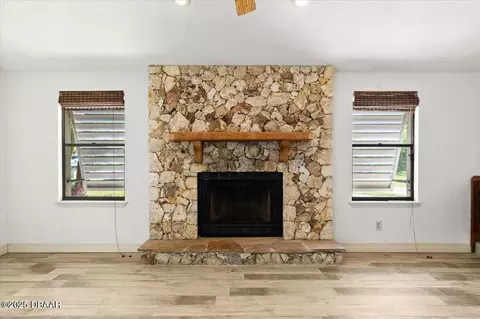 Living - 232 Chippewa Cir, Ormond Beach, FL 32174 photo 3 of 8
