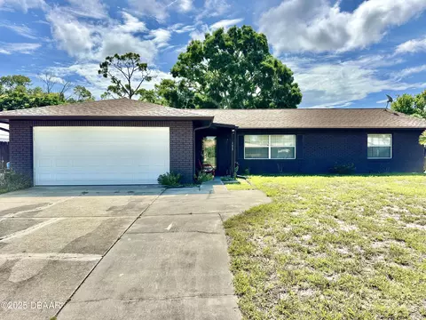 133 Springwood Dr, Daytona Beach, FL 32119