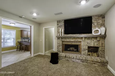 Living - 22 Forestview Way, Ormond Beach, FL 32174 photo 11 of 12